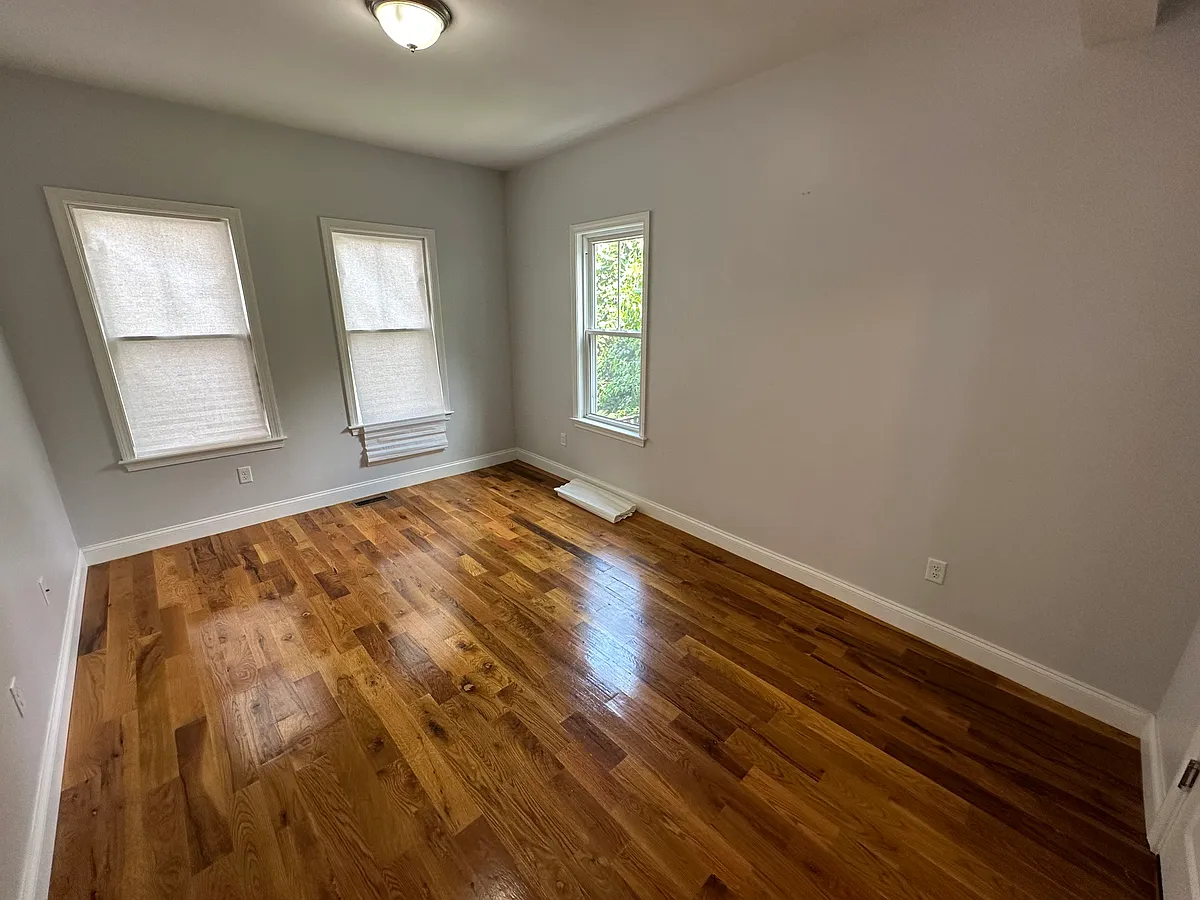 Building Photo - 1684 N Shore Rd #1