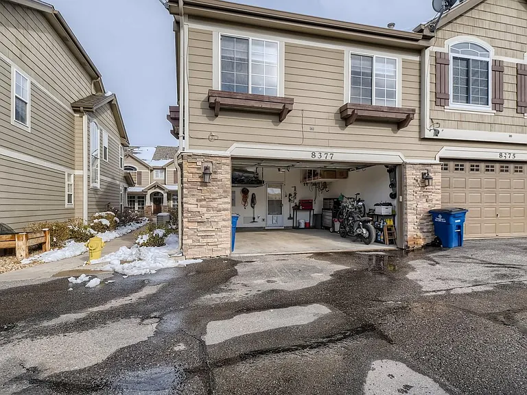 8377 Stonybridge Cir — Photo 24
