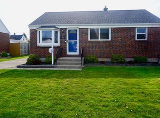 32 Birkdale Rd, Cheektowaga, NY 14225