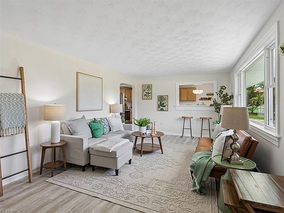 5th image of 4404 Hickory Fork Rd