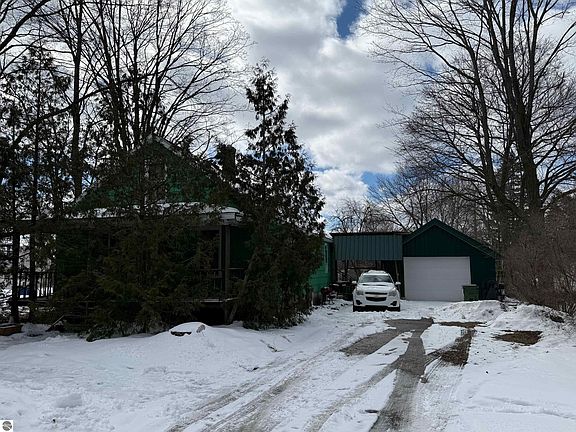 4th image of 903 Cotey St