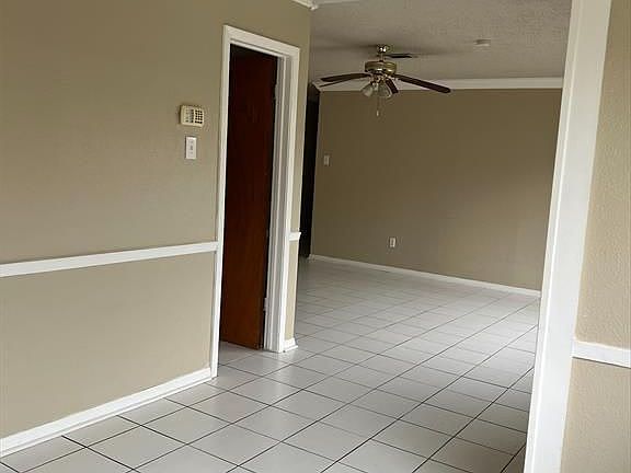 3rd image of 1903 Bahama Dr