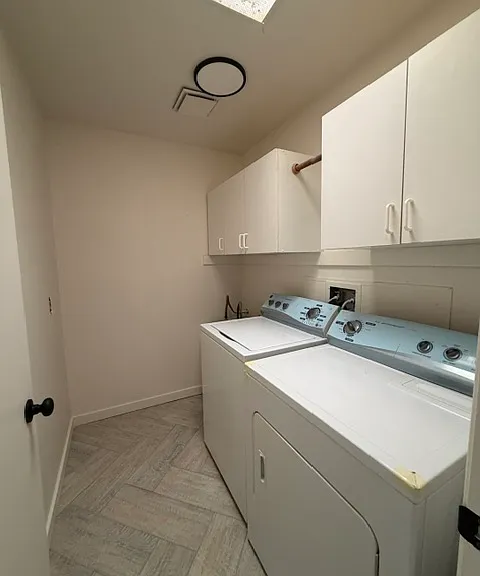 191 W 27th Pl — Photo 11