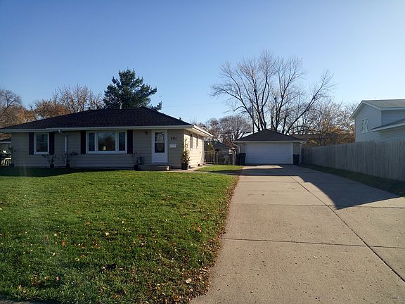 3rd image of 9131 10th Ave S