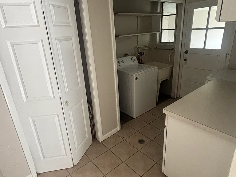 2113 Hawthorne Rd — Photo 10