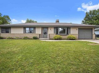 4743 Augustana Dr, Rockford, IL 61107