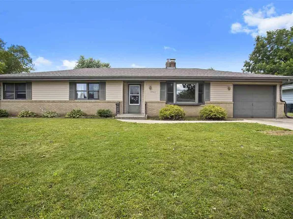 4743 Augustana Dr, Rockford, IL 61107