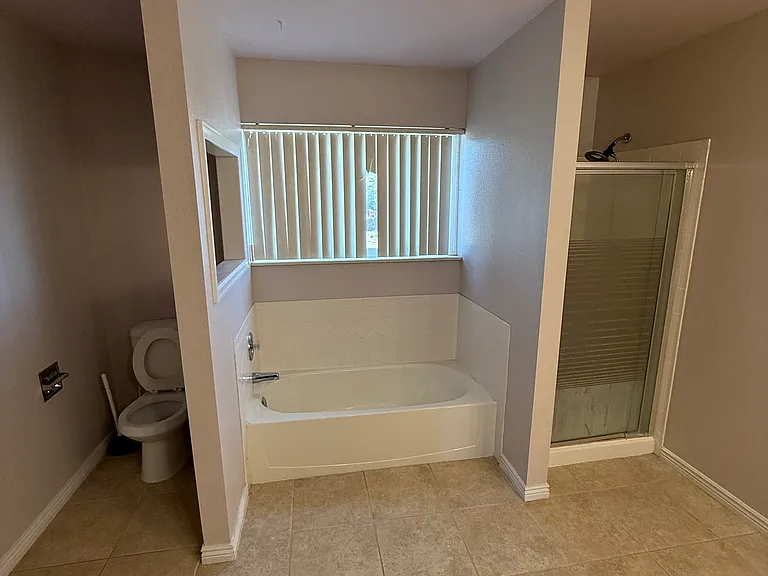725 Pennington Dr — Photo 15