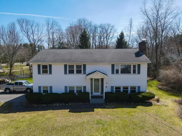 21 Carriage Lane, Merrimack, NH 03054