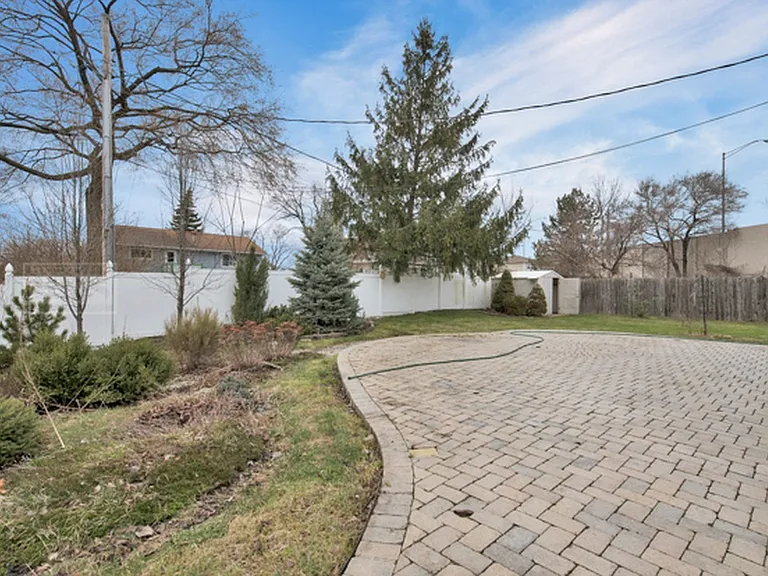 8414 S 82nd Ct — Photo 22