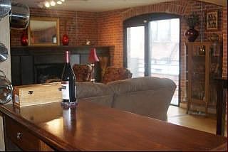 5th image of 1016 W Railroad Ave APT 402