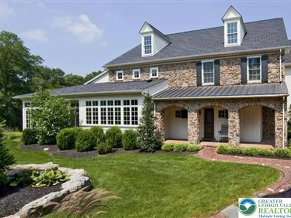 2032 Penstock Ct, Bethlehem, PA 18015