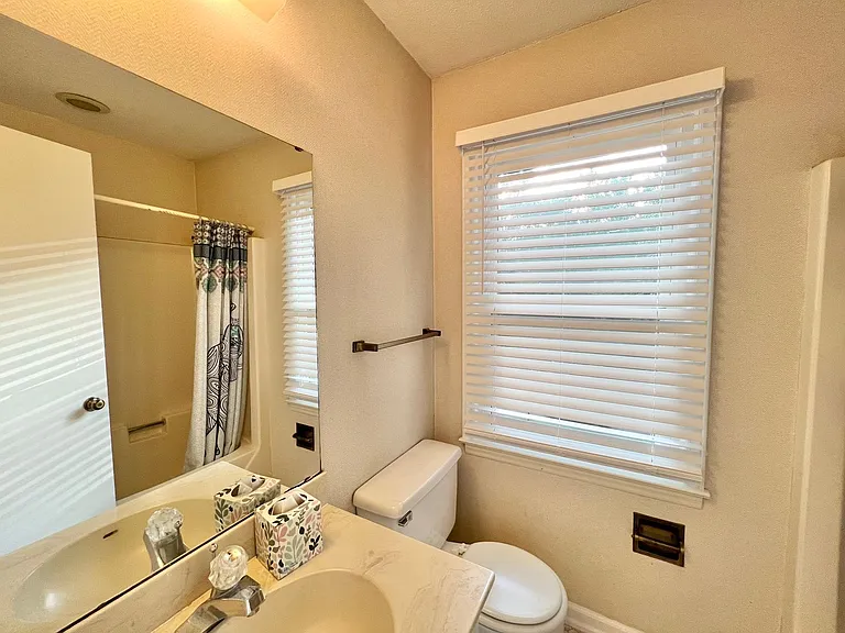7504 Post Oak Rd — Photo 19