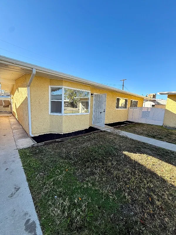 3 bed, 1382 sqft, $2,600 — Photo 2