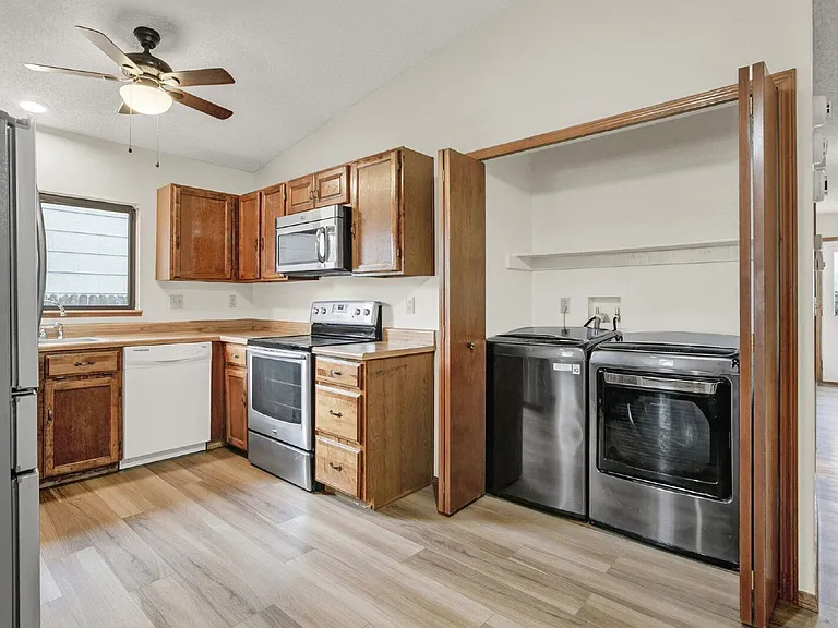 6376 Chantilly Pl — Photo 8
