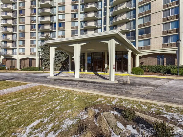 40 N Tower Rd APT 9F, Oak Brook, IL 60523
