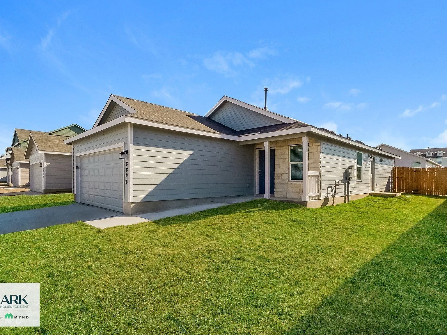 3 bed, 2.0 bath, 1266 sqft, $1,747 — Photo 3