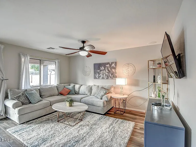 10964 W Taft St — Photo 10