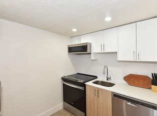 160 Dowling Ave #101, Toronto, ON M6K 3A6