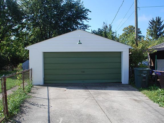 2 car detatched garage