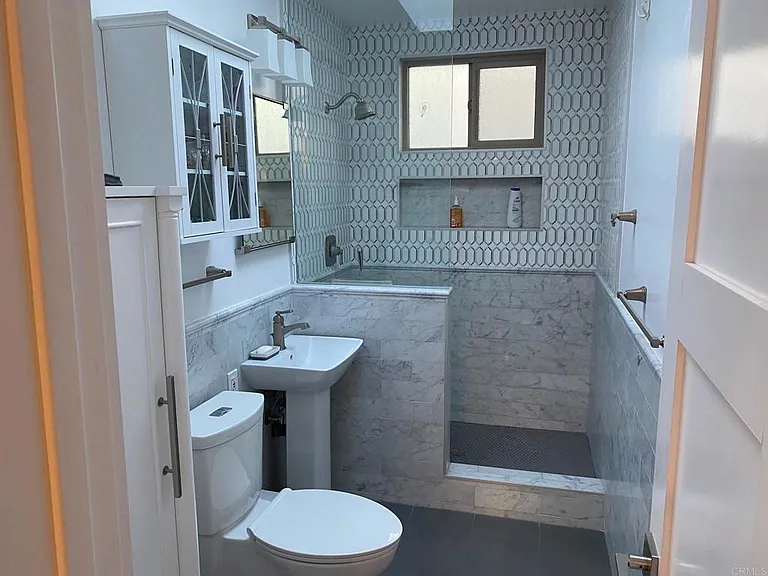 250 Avenida Monterey — Photo 17