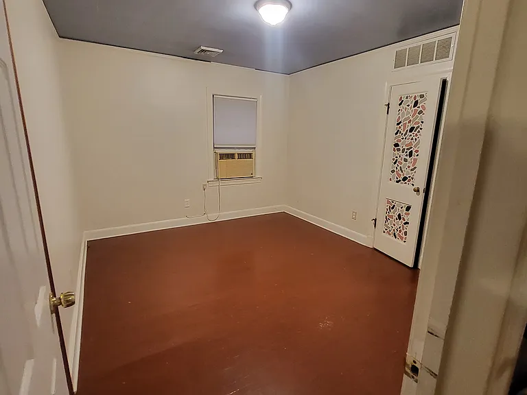 728 Goodman St — Photo 5