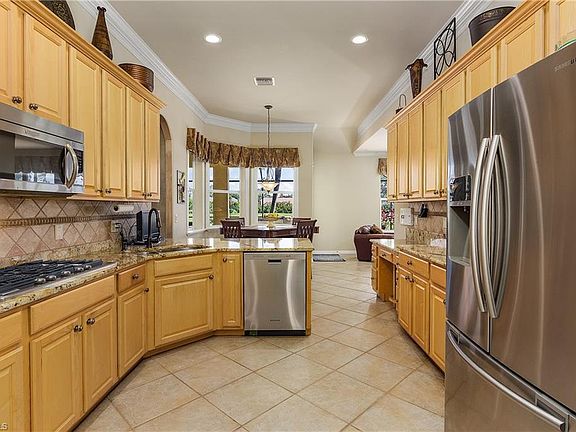 4th image of 8081 Glenfinnan Cir