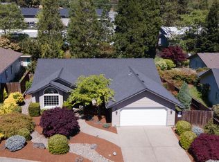 204 NW Sinclair Dr, Grants Pass, OR 97526