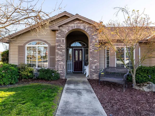 2590 Lingonberry St, Kingsburg, CA 93631
