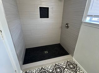 1303 N Nolan River Rd #B, Cleburne, TX 76033