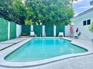 904 SE 13th Ct, Deerfield Beach, FL 33441