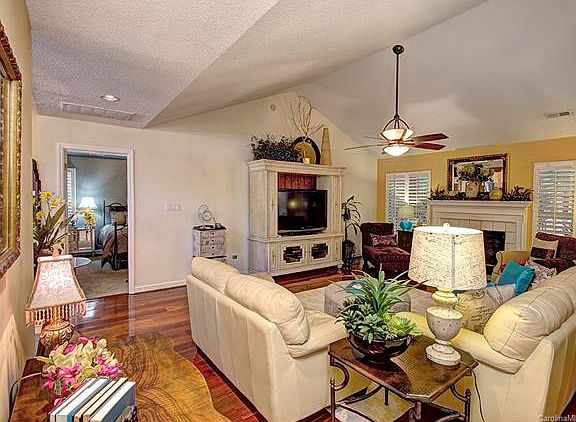 5th image of 9127 Windknob Ct