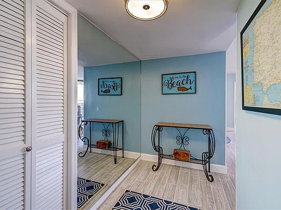 5th image of 690 Island Way APT 1110