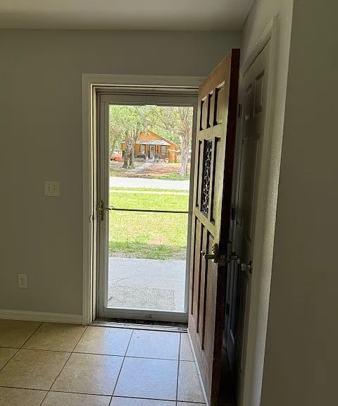 410 NE 11th St — Photo 17