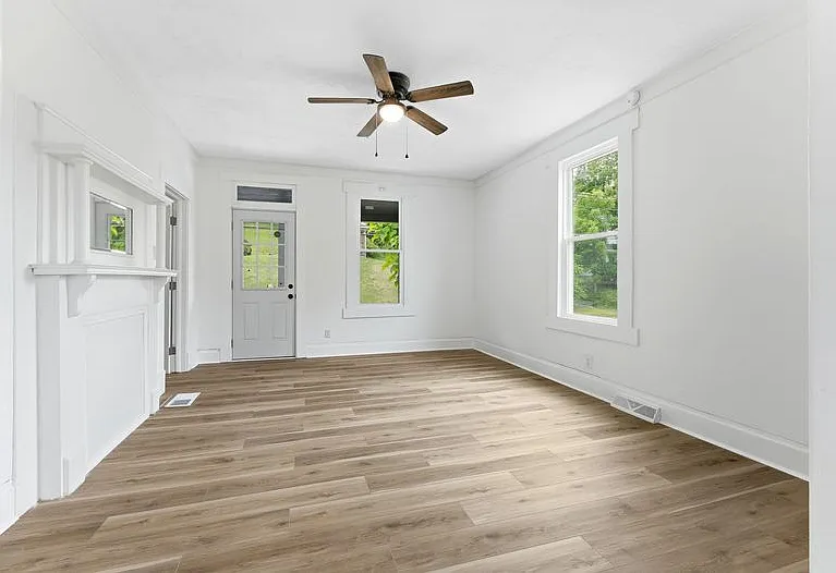 212 Dunkard Ave — Photo 5