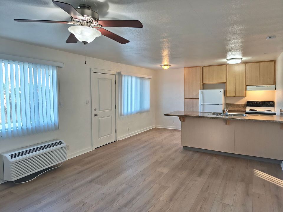 1st image of 610-616 Iris Dr