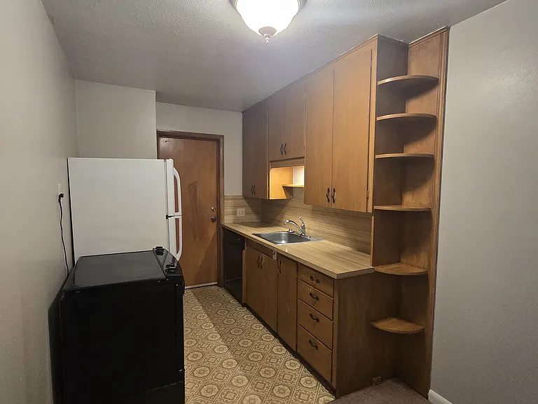 1505 Park Ln — Photo 6