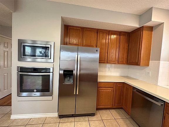5th image of 2124 Liverpool Dr
