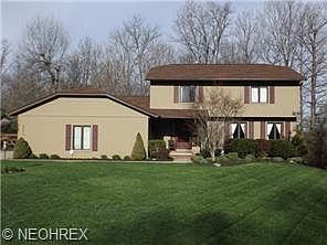 1st image of 9480 Woodview Dr