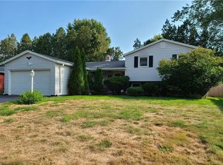 4124 Willowbrook Dr, Liverpool, NY 13090