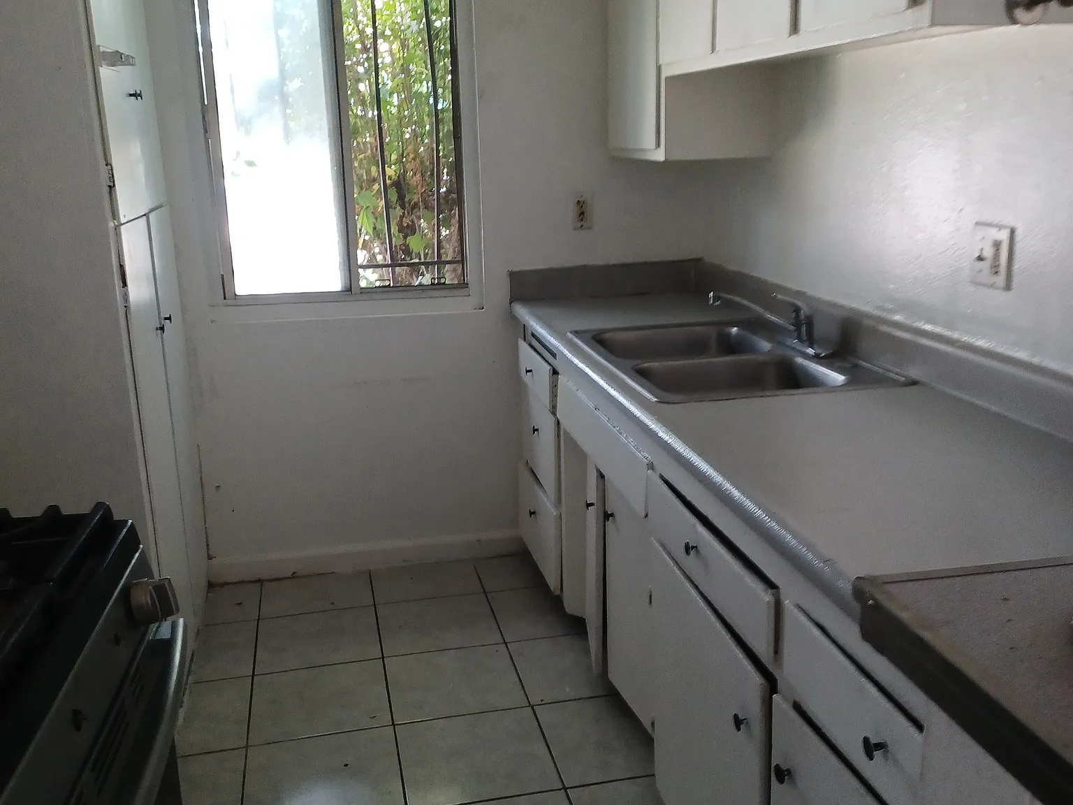 2450 Chanslor St — Photo 2