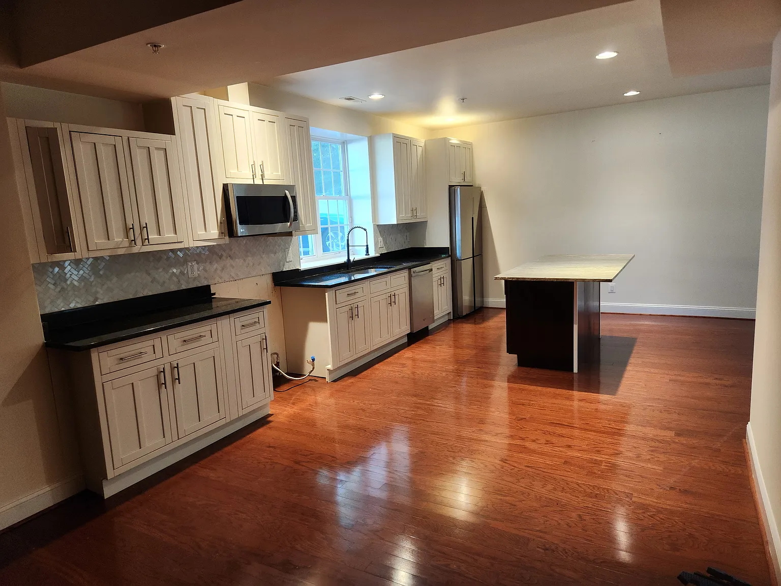 Platinum Dr, North Potomac — Photo 4