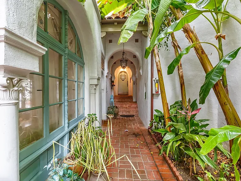 8225 Fountain Ave (Patio Del Moro) — Photo 5