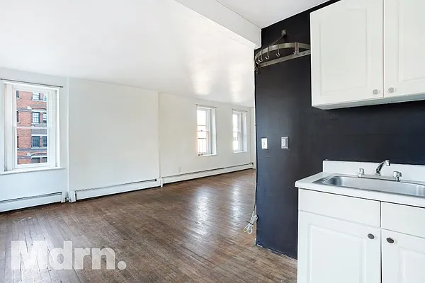 Rented by Mdrn Residential | media 4