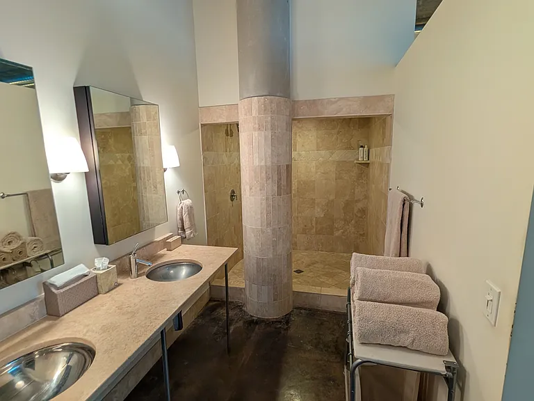 311 W 5th St #606 — Photo 28