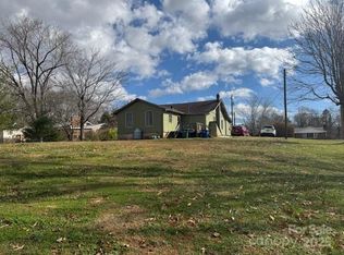 25 Highland St, Weaverville, NC 28787
