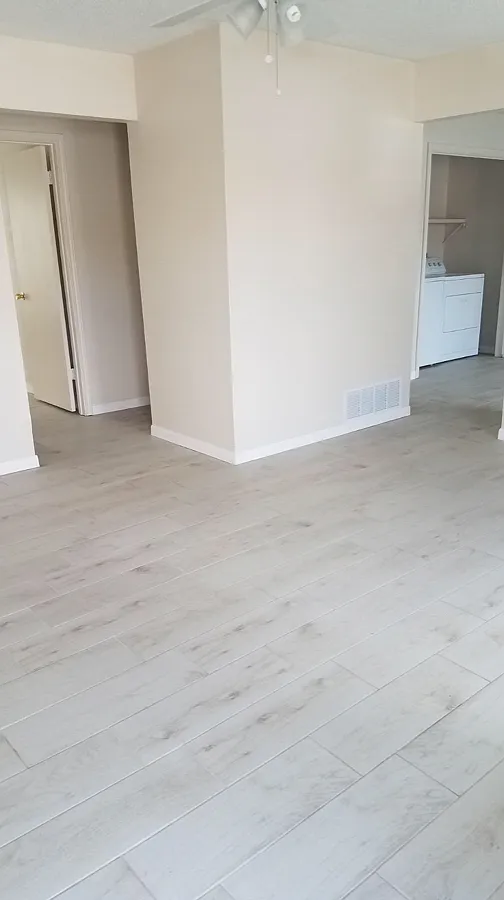 208 Erby Avenue - B — Photo 3