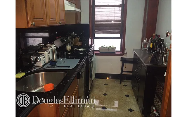 Rented by Douglas Elliman | media 25