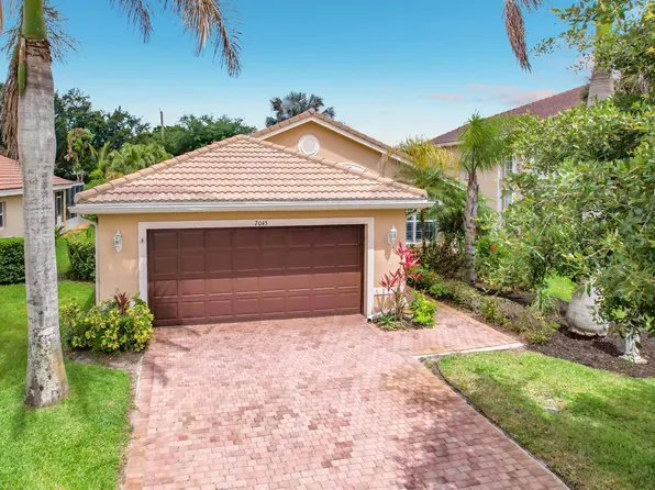2045 Grey Falcon Cir SW, Vero Beach, FL 32962