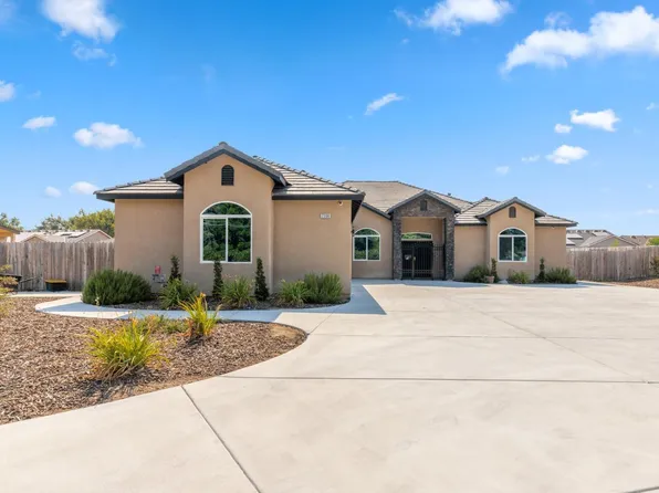 2308 S Minnewawa Ave, Fresno, CA 93727